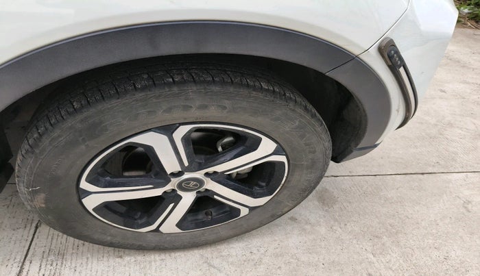 2021 Tata NEXON XZA PLUS SUNROOF PETROL, Petrol, Automatic, 20,961 km, tyre
