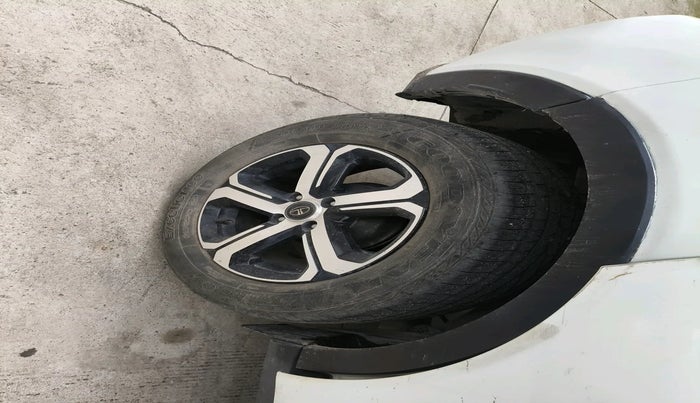 2021 Tata NEXON XZA PLUS SUNROOF PETROL, Petrol, Automatic, 20,961 km, tyre