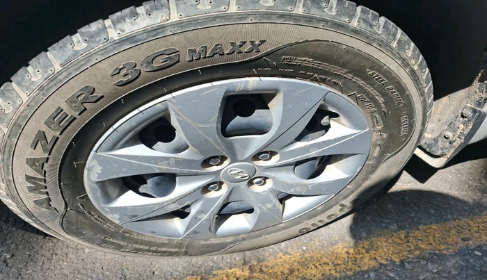 2016 Hyundai Elite i20 SPORTZ 1.2 (O), Petrol, Manual, 39,213 km, tyre