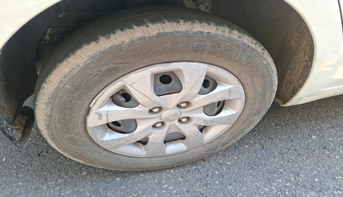 2016 Hyundai Elite i20 SPORTZ 1.2 (O), Petrol, Manual, 39,213 km, tyre