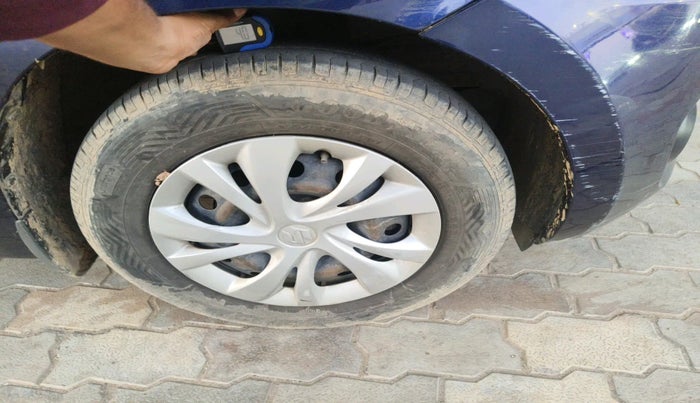 2022 Maruti Swift VXI, Petrol, Manual, 1,08,192 km, tyre