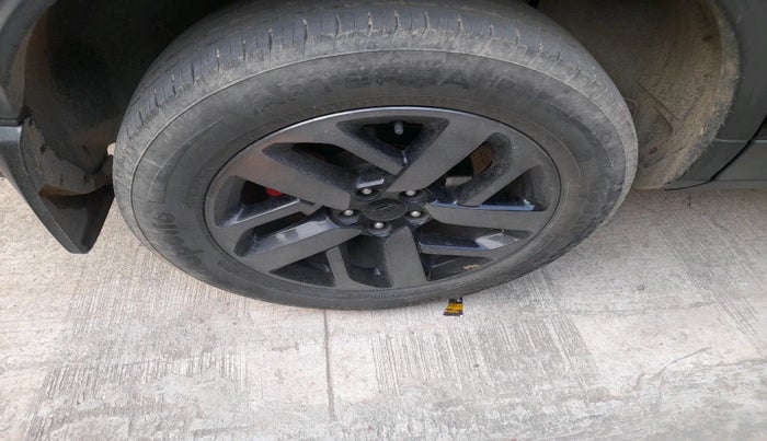 2023 Tata Harrier XZA + O 2.0L RED DARK EDITION 5 STR, Diesel, Automatic, 48,756 km, tyre