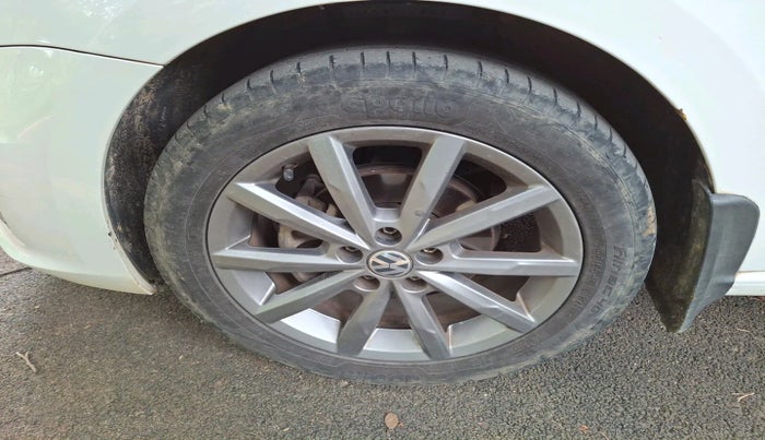 2019 Volkswagen Vento 1.2 TSI HIGHLINE PLUS AT, Petrol, Automatic, 74,939 km, tyre