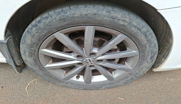 2019 Volkswagen Vento 1.2 TSI HIGHLINE PLUS AT, Petrol, Automatic, 74,939 km, tyre