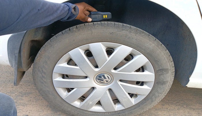2013 Volkswagen Vento COMFORTLINE 1.6, Petrol, Manual, 1,14,253 km, tyre