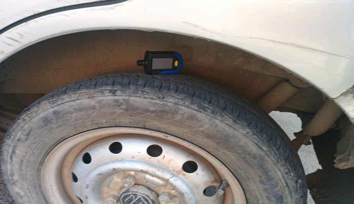 2011 Maruti Wagon R 1.0 LXI CNG, Petrol, Manual, 1,10,686 km, tyre