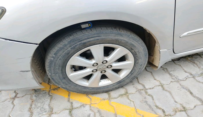 2010 Toyota Corolla Altis G PETROL, Petrol, Manual, 1,75,499 km, tyre