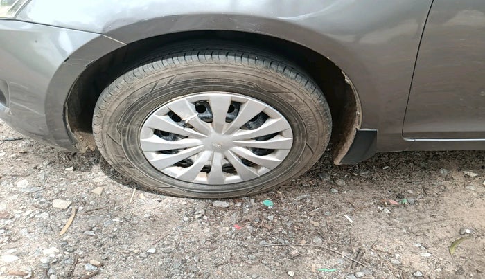 2012 Maruti Swift VXI, Petrol, Manual, 71,590 km, tyre