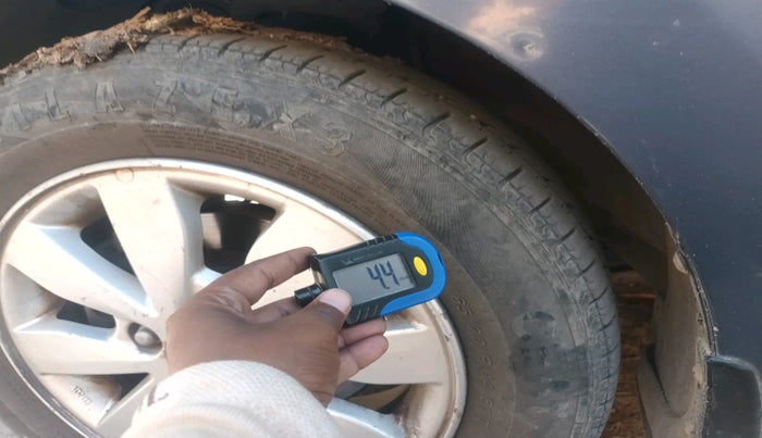 2014 Hyundai Xcent S (O) 1.2, Petrol, Manual, 1,21,240 km, tyre