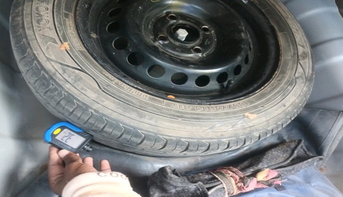 2014 Hyundai Xcent S (O) 1.2, Petrol, Manual, 1,21,240 km, tyre