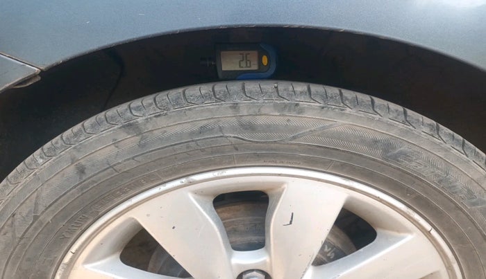 2014 Hyundai Xcent S (O) 1.2, Petrol, Manual, 1,21,240 km, tyre