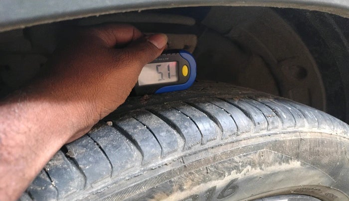 2020 Hyundai VENUE SX 1.0 TURBO, Petrol, Manual, 19,920 km, tyre