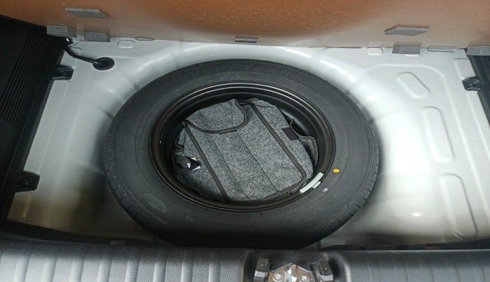 2025 KIA SONET HTX 1.5 AT, Diesel, Automatic, 4,660 km, tyre