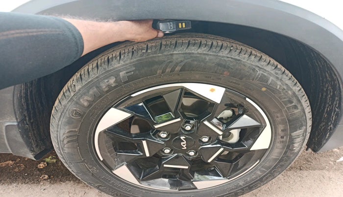 2025 KIA SONET HTX 1.5 AT, Diesel, Automatic, 4,660 km, tyre