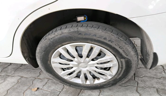 2022 Maruti Dzire VXI CNG, Petrol, Manual, 58,916 km, tyre
