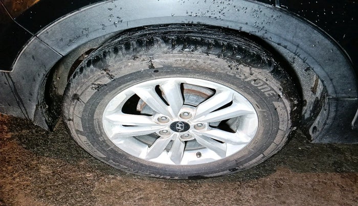 2016 Hyundai Creta SX PLUS AT 1.6 DIESEL, Diesel, Automatic, 1,83,091 km, tyre