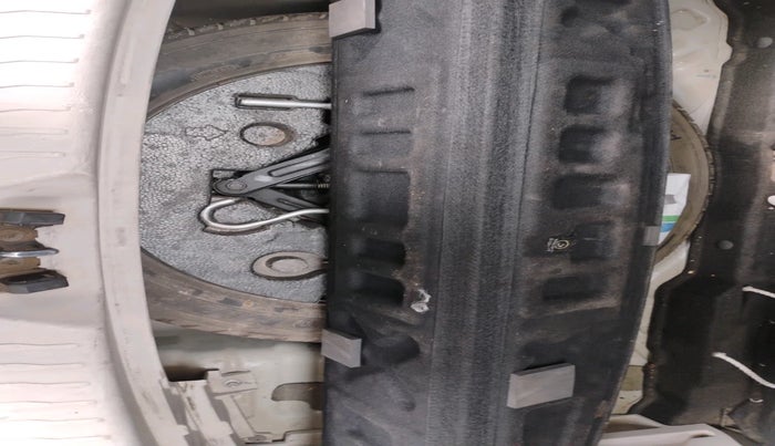 2019 Mahindra XUV300 W8 (O) 1.5 DIESEL AMT, Diesel, Automatic, 65,234 km, tyre