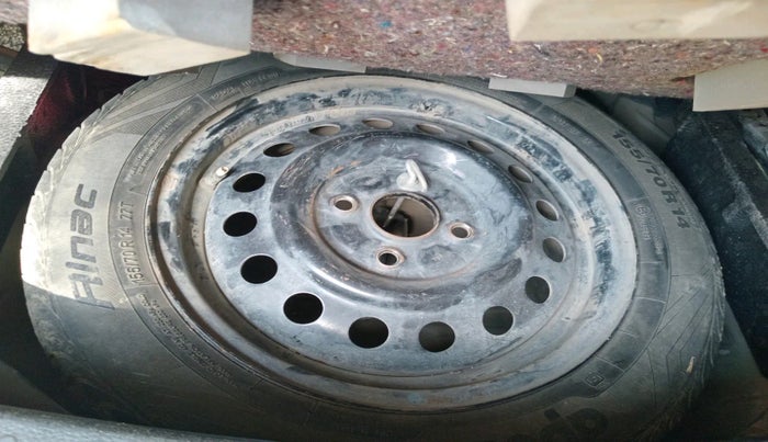 2017 Maruti Wagon R 1.0 VXI, Petrol, Manual, 73,952 km, tyre