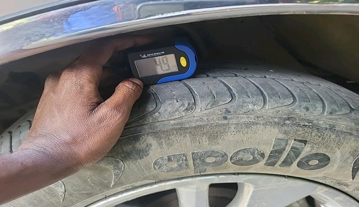 2016 Toyota Innova Crysta 2.8 GX AT 7 STR, Diesel, Automatic, 86,238 km, tyre