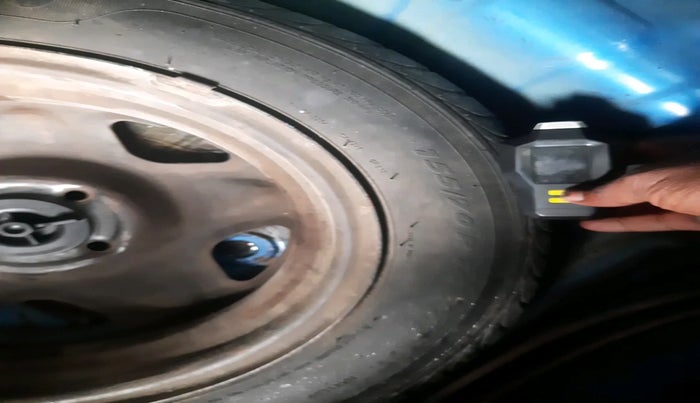 2011 Chevrolet Beat LT PETROL, Petrol, Manual, 83,742 km, tyre