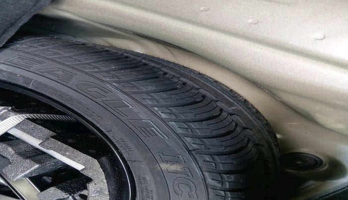 2022 Skoda Superb L&K 2.0 TSI AT, Petrol, Automatic, 37,388 km, tyre