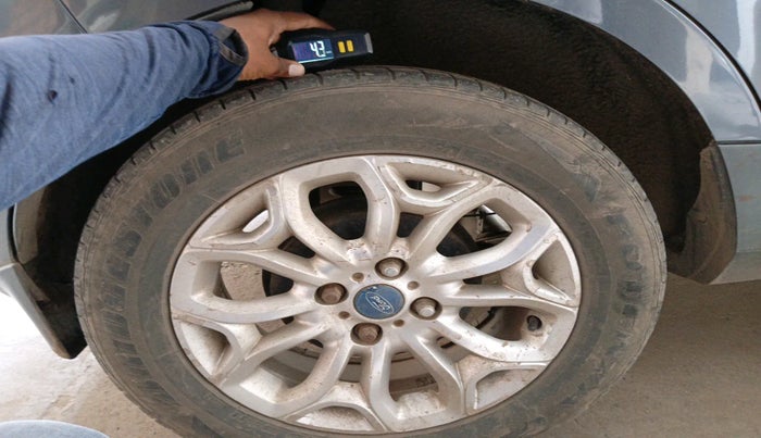 2014 Ford Ecosport TITANIUM 1.5L DIESEL (OPT), Diesel, Manual, 1,33,004 km, tyre