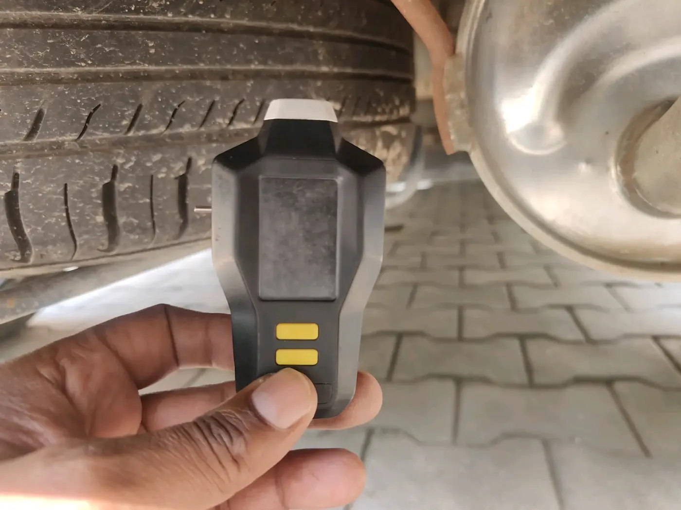 2018 Maruti Ertiga VXI CNG, Petrol, Manual, 1,40,742 km, tyre