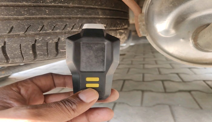 2018 Maruti Ertiga VXI CNG, Petrol, Manual, 1,40,742 km, tyre