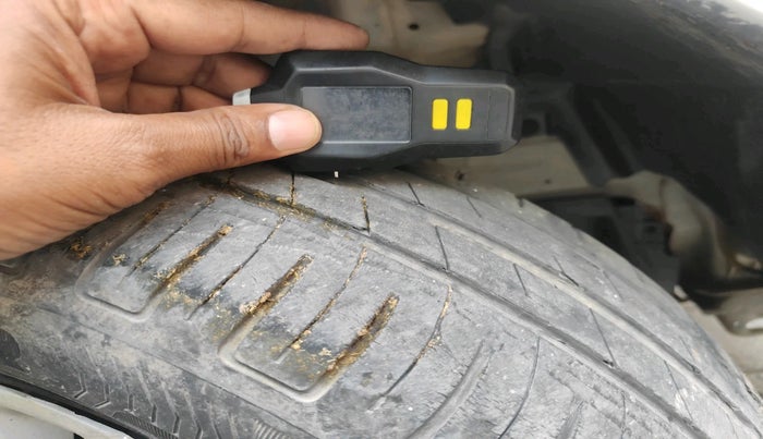 2018 Maruti Ertiga VXI CNG, Petrol, Manual, 1,40,742 km, tyre