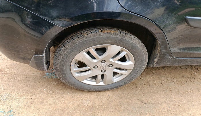 2014 Maruti Swift Dzire ZDI, Diesel, Manual, 80,757 km, tyre