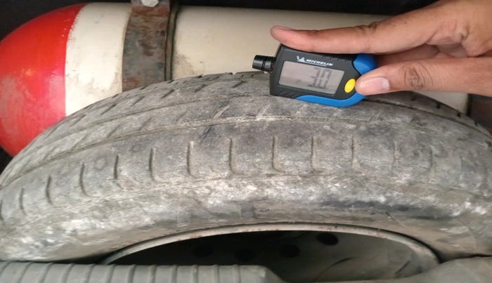 2011 Hyundai i10 SPORTZ 1.2, Petrol, Manual, 1,40,819 km, tyre