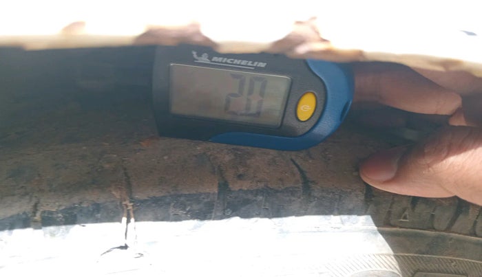 2011 Hyundai i10 SPORTZ 1.2, Petrol, Manual, 1,40,819 km, tyre