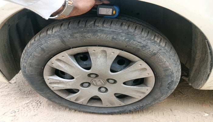 2016 Honda Brio S MT, Petrol, Manual, 1,16,600 km, tyre