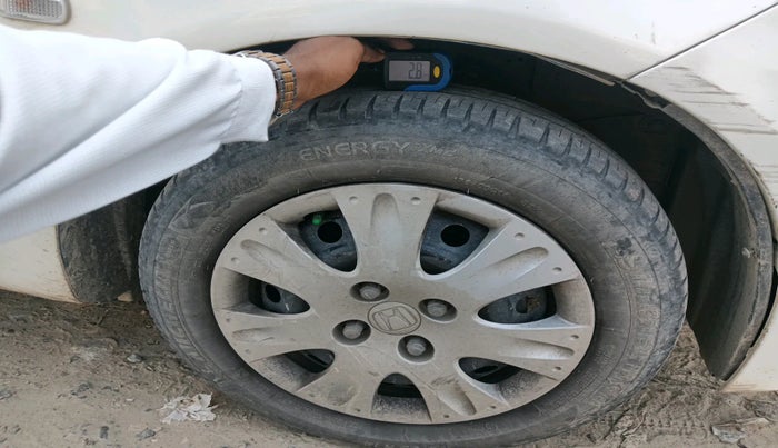 2016 Honda Brio S MT, Petrol, Manual, 1,16,600 km, tyre