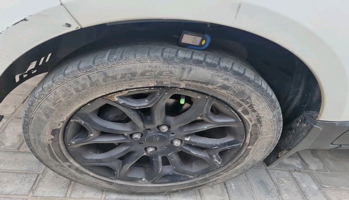 2015 Ford Ecosport TITANIUM 1.5L DIESEL, Diesel, Manual, 82,233 km, tyre