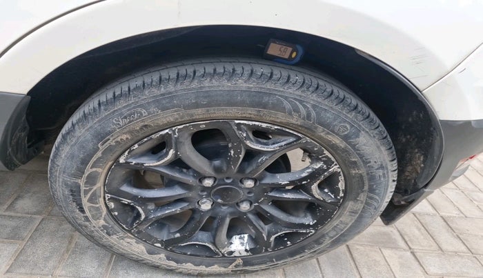 2015 Ford Ecosport TITANIUM 1.5L DIESEL, Diesel, Manual, 82,233 km, tyre