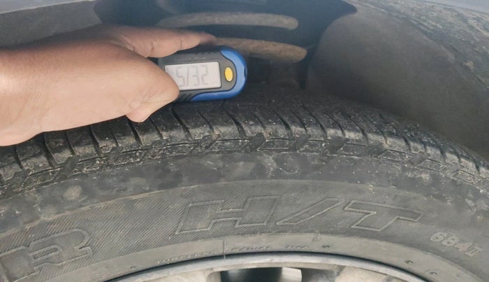 2018 Mahindra XUV500 W9 AT, Diesel, Automatic, 1,41,223 km, tyre