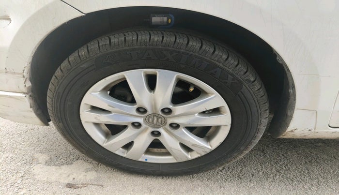 2018 Maruti Ertiga VXI, Petrol, Manual, 71,543 km, tyre