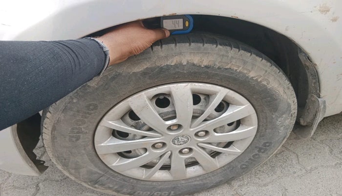 2014 Hyundai i10 MAGNA 1.1, Petrol, Manual, 61,059 km, tyre