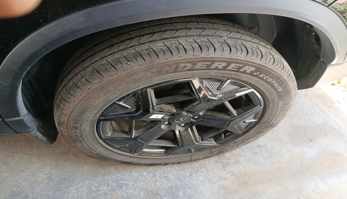 2023 Tata Safari ACCOMPLISHED PLUS DARK EDITION AT, Diesel, Automatic, 11,100 km, tyre