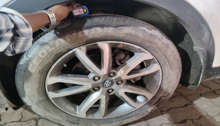 2014 Hyundai Santa Fe 4 WD AT, Diesel, Automatic, 95,591 km, tyre