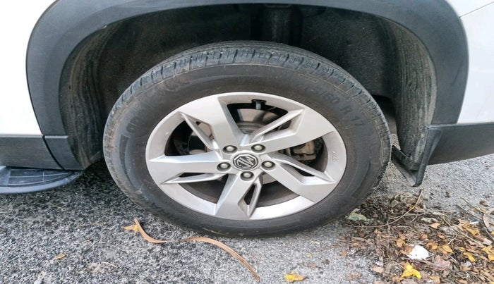 2021 MG HECTOR SHINE 1.5 PETROL TURBO CVT, Petrol, Automatic, 40,271 km, tyre