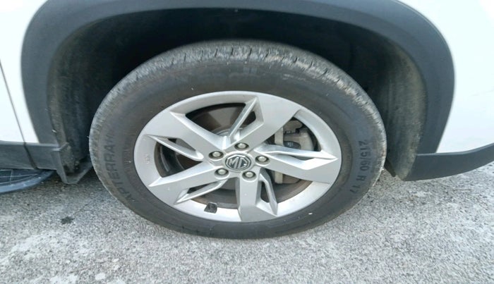 2021 MG HECTOR SHINE 1.5 PETROL TURBO CVT, Petrol, Automatic, 40,271 km, tyre