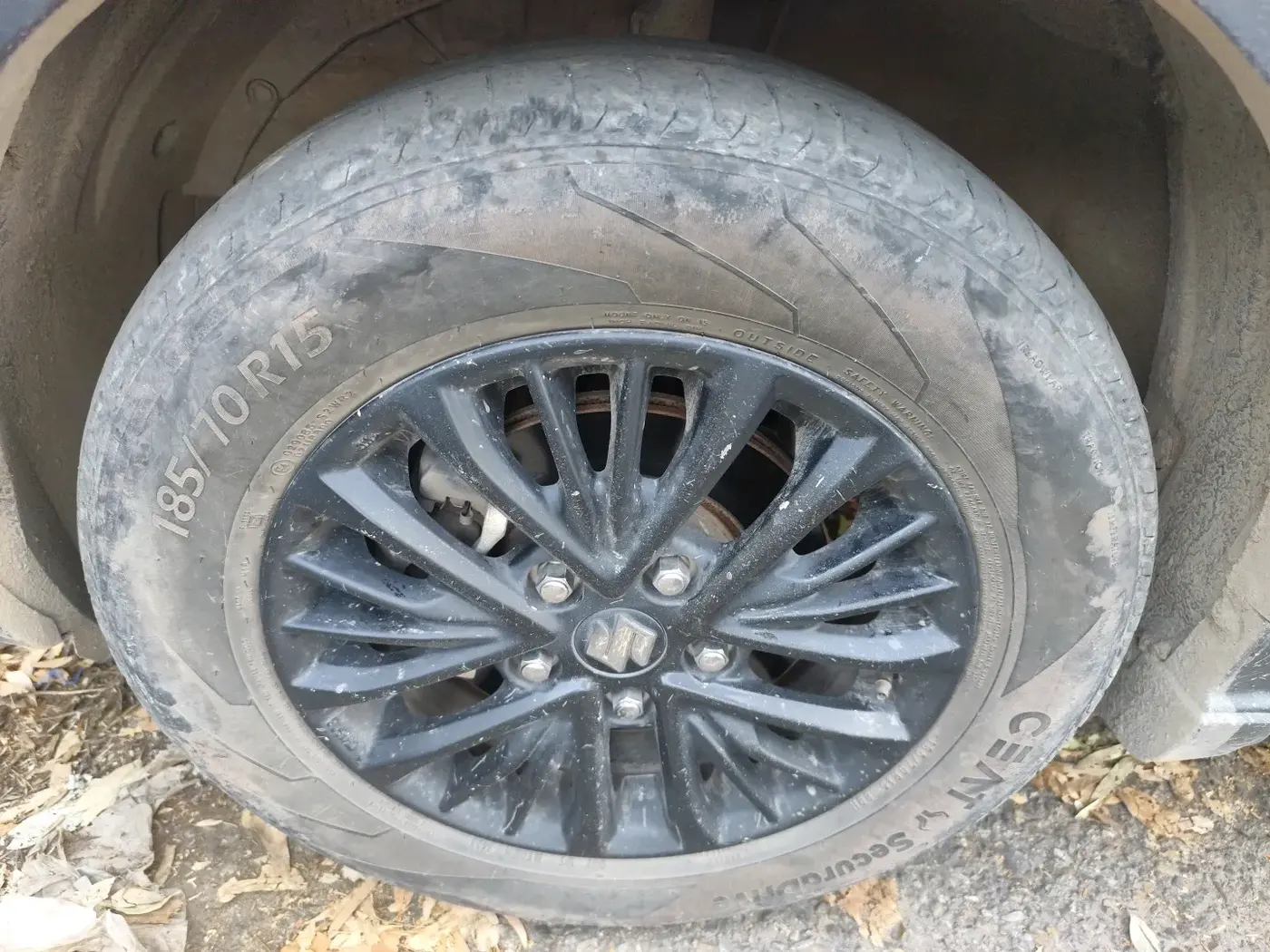 2020 Maruti XL6 ALPHA MT, Petrol, Manual, 79,600 km, tyre