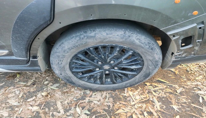 2020 Maruti XL6 ALPHA MT, Petrol, Manual, 78,334 km, tyre