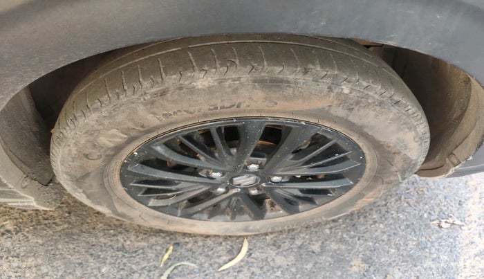 2020 Maruti XL6 ALPHA MT, Petrol, Manual, 78,334 km, tyre