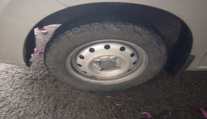 2011 Maruti Wagon R 1.0 LXI, Petrol, Manual, 72,766 km, tyre