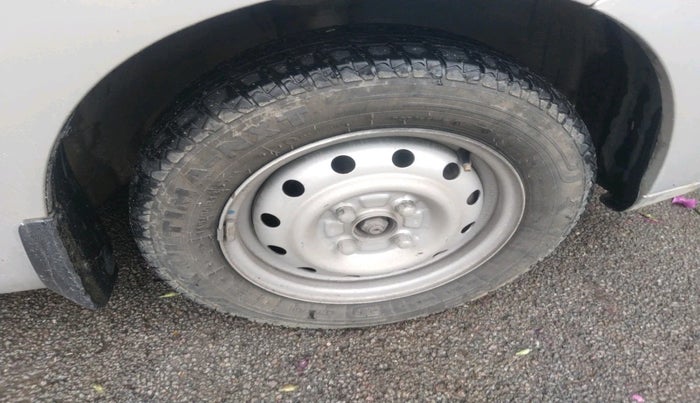 2011 Maruti Wagon R 1.0 LXI, Petrol, Manual, 72,766 km, tyre