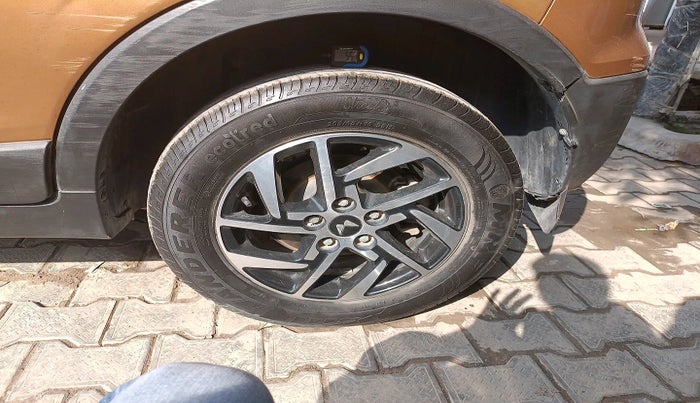 2022 Mahindra XUV300 W8 (O) 1.2 PETROL, Petrol, Manual, 22,633 km, tyre