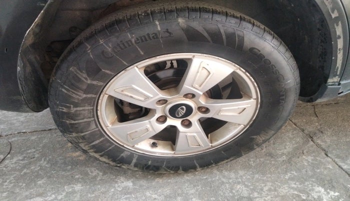 2013 Mahindra XUV500 W8, Diesel, Manual, 2,00,777 km, tyre